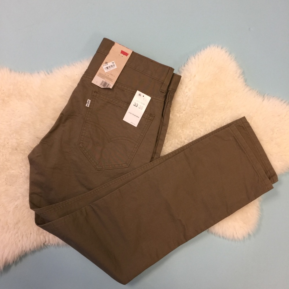 NWT Levi’s 511 33 x 30 Khaki Pants